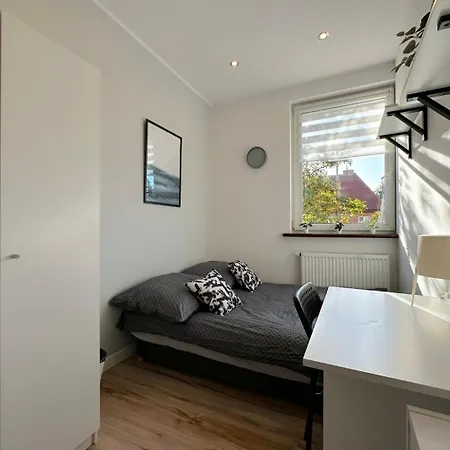 Breslau - Peaceful Retreat, 10 Minutes To Old Town & Seaside