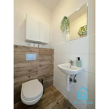 Breslau - Peaceful Retreat, 10 Minutes To Old Town & Seaside *