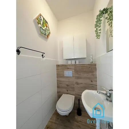 Breslau - Peaceful Retreat, 10 Minutes To Old Town & Seaside