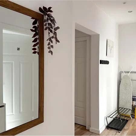 Breslau - Peaceful Retreat, 10 Minutes To Old Town & Seaside